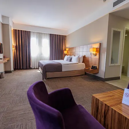 فندق Ramada By Wyndham Cappadocia 5*
